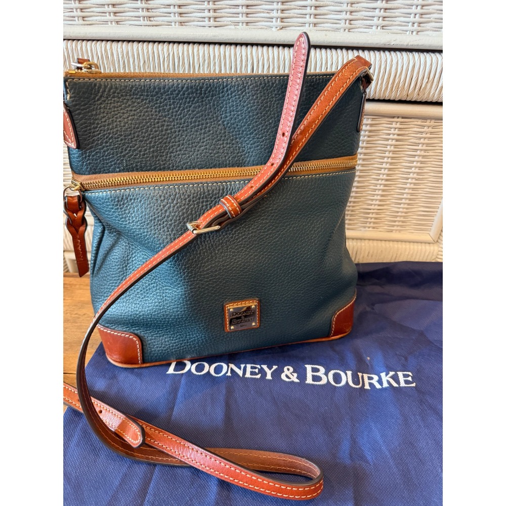 Dooney & Bourke Hunter Green Pebbled Brown Leather
Crossbody Shoulder Bag Dust B
